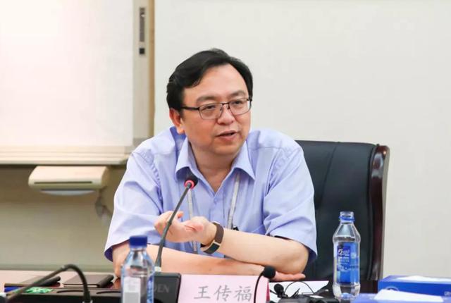 王传福：13岁丧父15岁丧母，嫂子卖嫁妆供学，今身价百亿不忘兄嫂