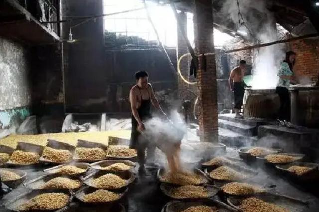 因一包酸菜，导致康师傅、统一流失数亿市值，严钦武到底什么来头