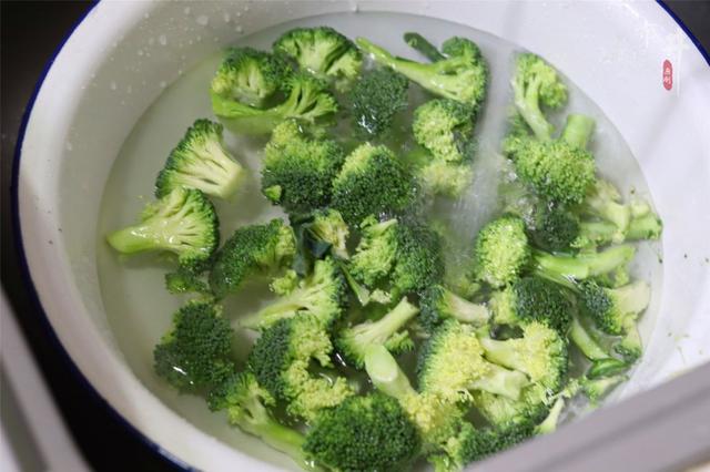 春天，建议中老年人：多吃10种“天然高叶酸”食材，早吃早受益