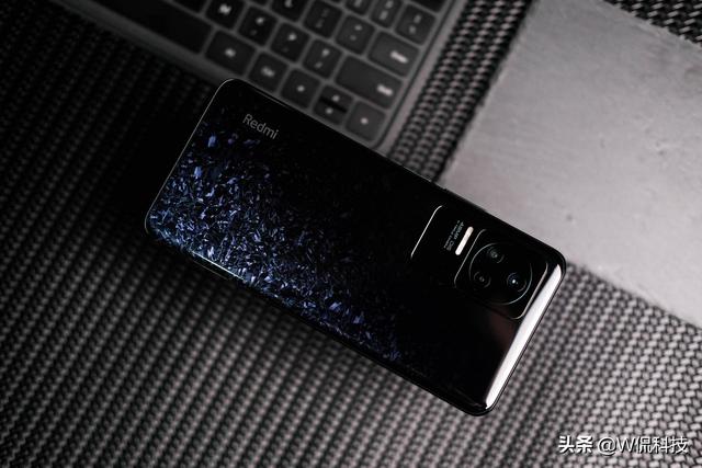 买手机不能小气，目前公认“值得买”的3款好机，除了贵没啥缺点