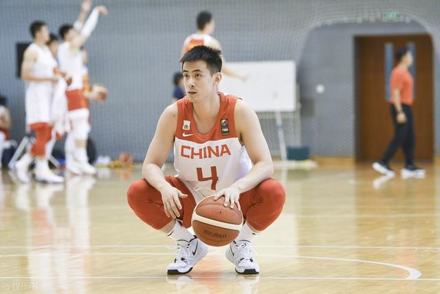 CBA最新三消息，媒体为赵继伟鸣不公，篮协选拔男篮二队主教练