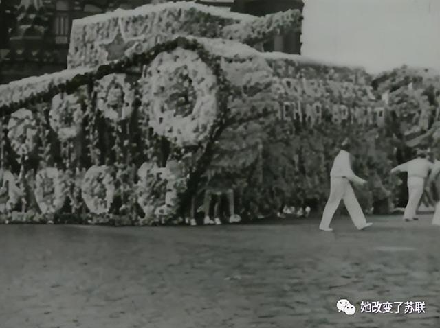 为什么希特勒冒着两线作战的危险，也要坚持1941年入侵苏联？