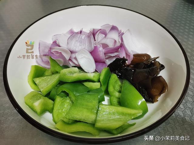 “春食甘，病不沾”，建议春天常吃：3黄2黑2白，应季而食多受益
