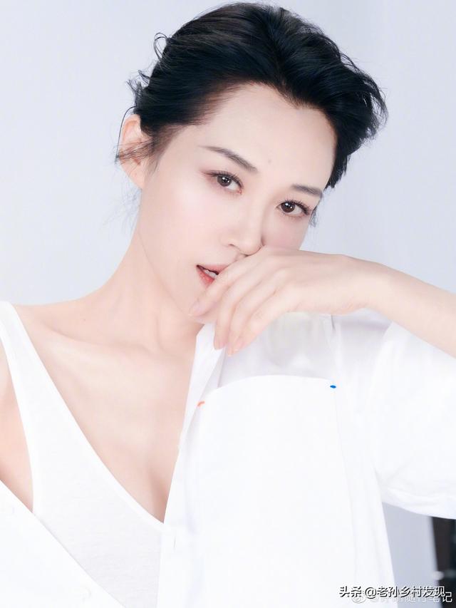 工作室发视频晒许晴背影，网友：不露正脸，是怕又给换脸？