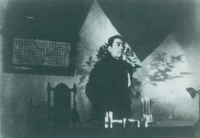 2001年张学良逝世，老管家透露俩数字，人们才知道少帅有多难