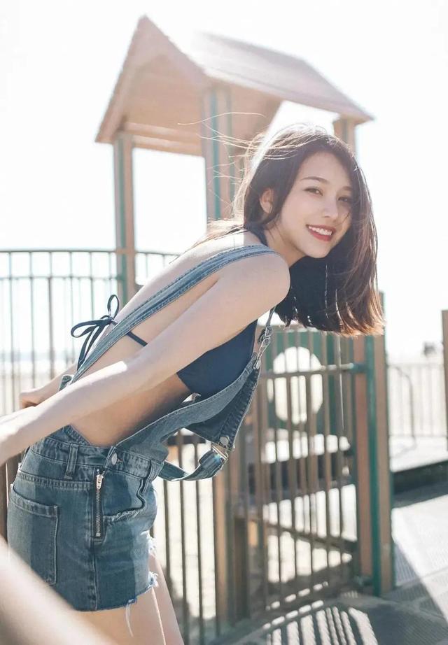 ig上粉丝已经超过了40万.时尚潮流达人一枚,ins:crissielee