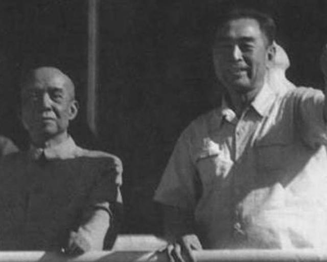 李富春病逝后，蔡畅泣不成声，邓小平轻声安抚：周总理让你多保重