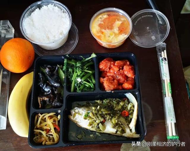 年末了，舉家住到了酒店，爲啥？2021年末我們的隔離生活一
