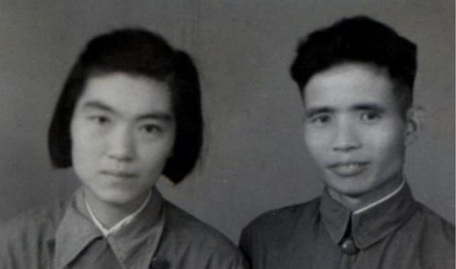 1956年陈毅瞻仰毛主席故居时，笑问一旁的同志：你们认识毛泽全吗