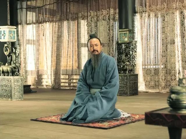 孔子问一7岁小孩：天上有多少颗星星？小孩回答后，孔子拜其为师