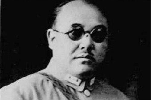 宁夏“土皇帝”马鸿逵：带8吨黄金逃亡美国，晚年厚颜无耻想回国