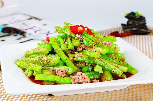 睡眠差可能是肝火旺，建议常吃7样“泻火菜”，降肝火，整晚安睡