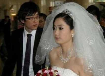 拼搏14年，被2年婚姻击溃，玖月奇迹的结局印证了凤凰传奇多清醒