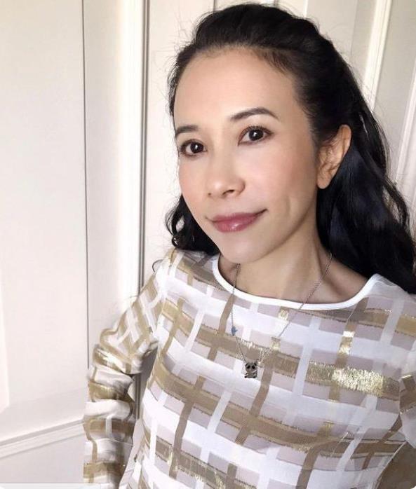 “背靠王菲”李嫣：14岁穿着超短引关注，曾直言我不需要什么能力