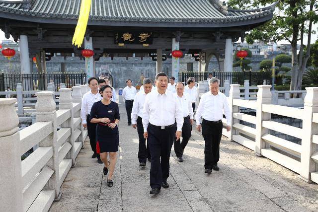 镜观·领航丨古城老巷中 习近平这样谈文脉保护与传承