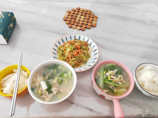 产妇产前125斤，产后维持在112斤，得益于她婆婆做的花样月子餐