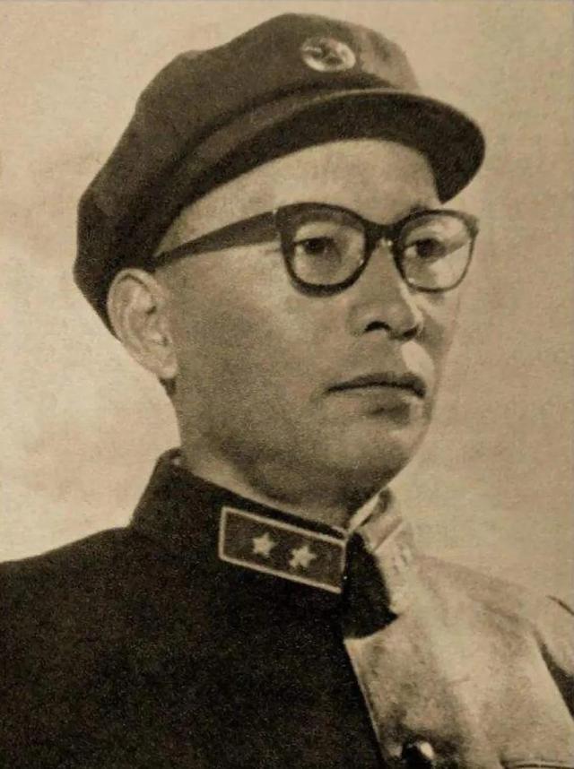 1955年首次授衔，177名中将时任职务简述，附各自戎装照片