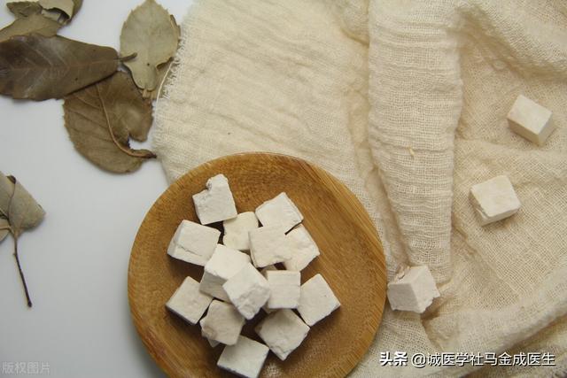 嗓子白稀粘痰多，总要吐痰？送你两味中药，燥湿化痰，健脾祛湿