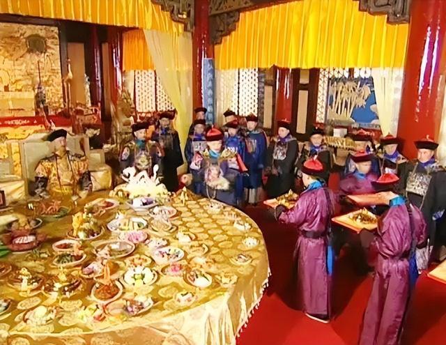 古代皇帝的一天：乾隆4点起床，开始“枯燥”的1天