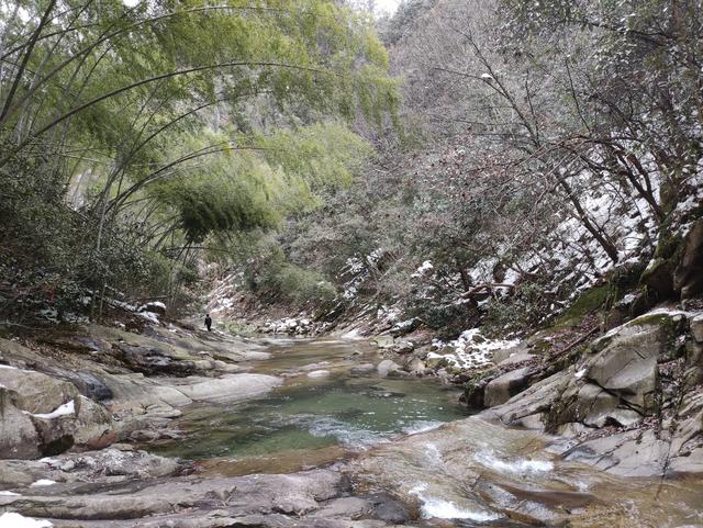 霍山风景区旅游攻略 安徽这里有一处免费景点九龙井 落差超百米的深谷有瀑布深潭 国内旅游 好耍饿