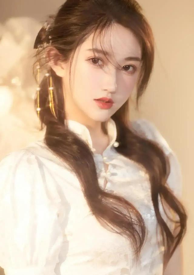 花落不言愁，天涯相思老，梦中情，梦中诗