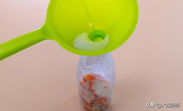 外婆用了50年，桔子皮塞进矿泉水瓶，作用太大了，一年节省几百元