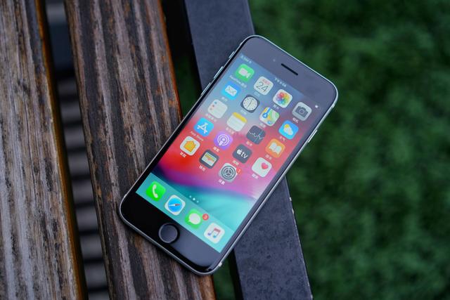 iPhone SE 3或将在下周发布，我们希望看到一些新的提升