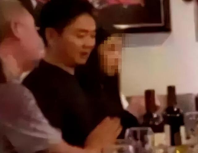 刘强东涉嫌性侵女大学生案时隔2年再次重启，刘静尧本人或将现身