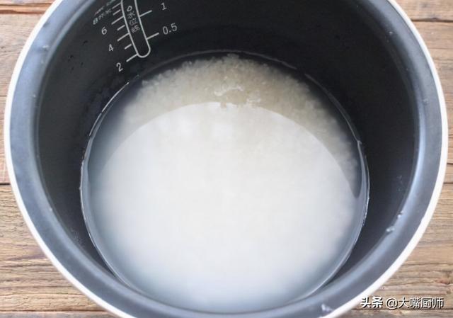 用盆在锅里蒸米饭需要多久（用盆在锅里蒸米饭）