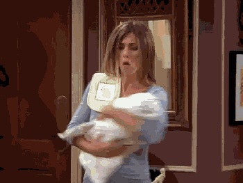 电动摇篮真的能让孩子秒睡吗？孩子睡摇篮有利也有弊