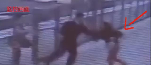 闯个检票口就被拘留5日？2019年丁女士把警局告上法庭，法院判了