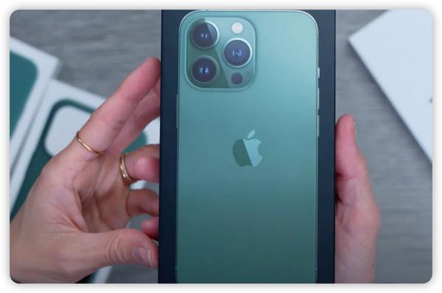 富士康停摆，iPhone 14 要凉？