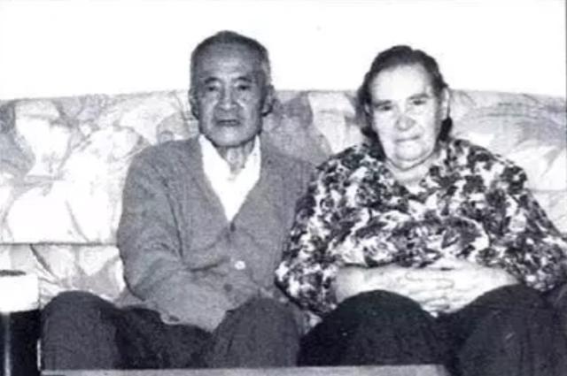 周总理去世21年后，中行查账发现他有笔巨额存款，调查结果感人