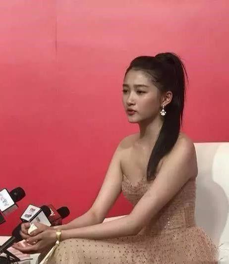 关晓彤专访（关晓彤专访视频）