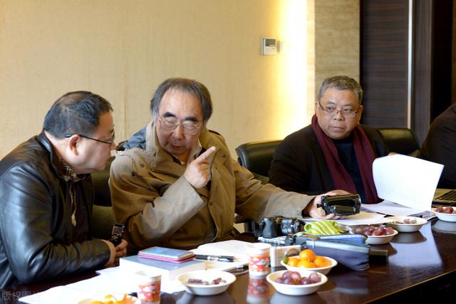 年轻人为什么反感专家建议？这些年专家到底提出了哪些不靠谱建议