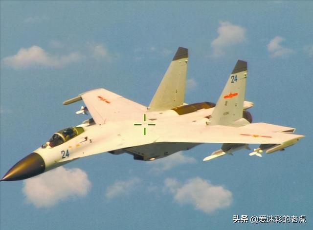 21年前王伟驾驶歼-8牺牲，13年后歼-11“羞辱”美机，出了口恶气