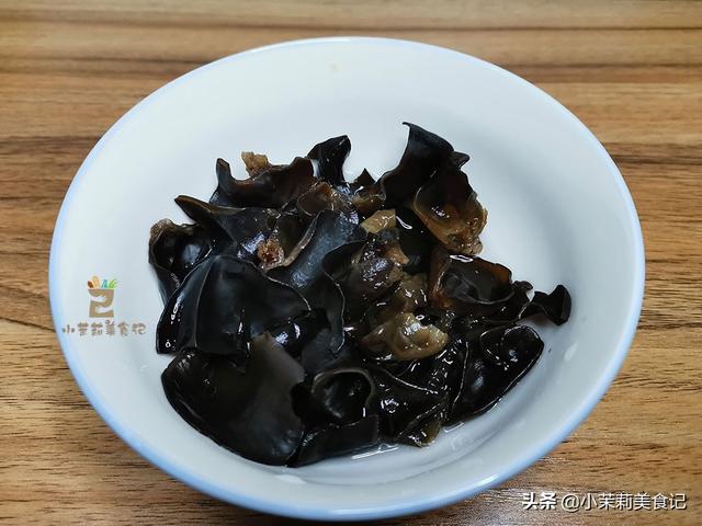 春季湿气重，多吃“3红3白2绿”，少食2样，健脾除“湿”轻松度春