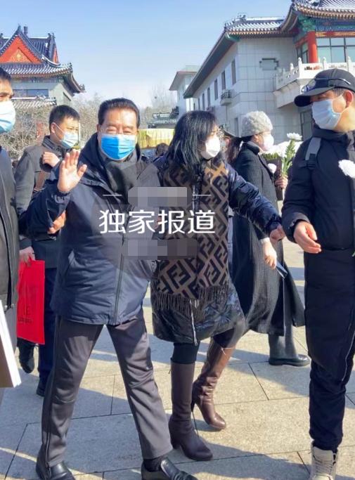 李光羲告别仪式曝光！李双江携妻子精神足，杨洪基陈铎表情沉痛
