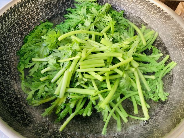 早春三月，这7道“应季菜”该多吃了，养肝健脾又润燥，舒服过春