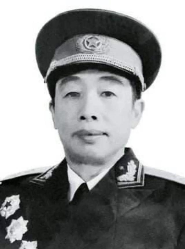 1955年首次授衔，177名中将时任职务简述，附各自戎装照片