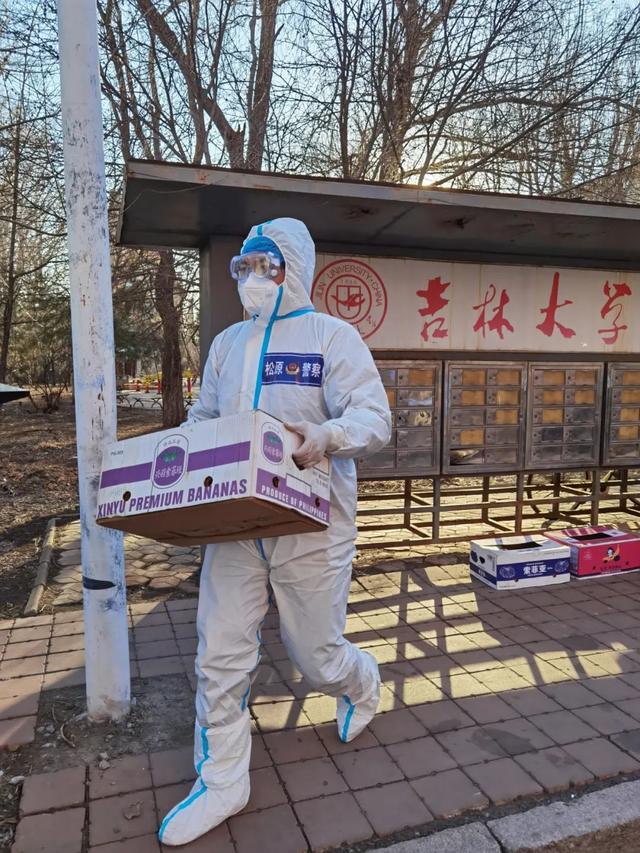 “藏蓝”青春永飞扬
