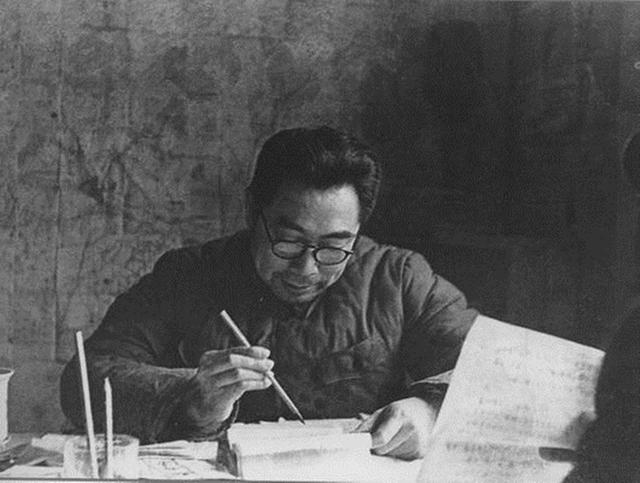 1949年，毛主席访问苏联，交代厨师：苏联送死鱼就扔出去，换活鱼