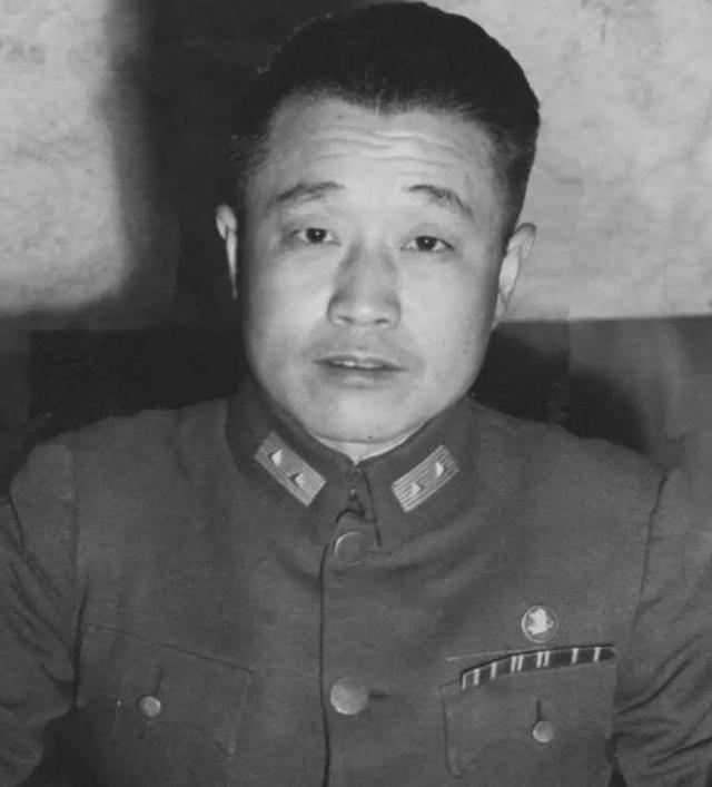 1973年杜聿明参观毛主席旧居，宋希濂拉住他袖子：我们不进去了吧