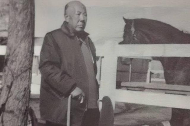 宁夏“土皇帝”马鸿逵：带8吨黄金逃亡美国，晚年厚颜无耻想回国