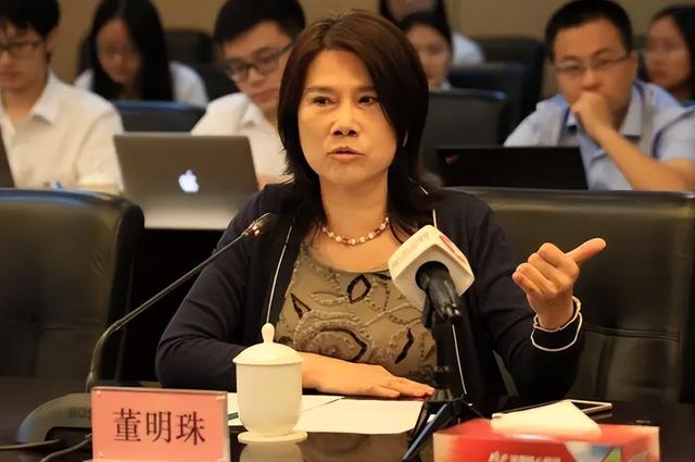 魏银仓到底有何手段，骗走董明珠26亿，将霸道总裁耍得团团转