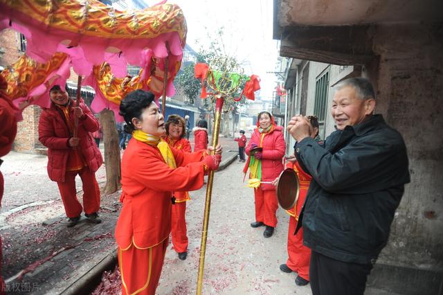 明日大年初一，记得“6事不做，2物不吃”，迎春纳福迎平安
