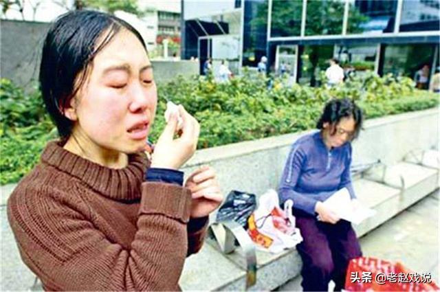 为追星刘德华，逼得父亲跳河自杀，14年后的杨丽娟怎么样了？