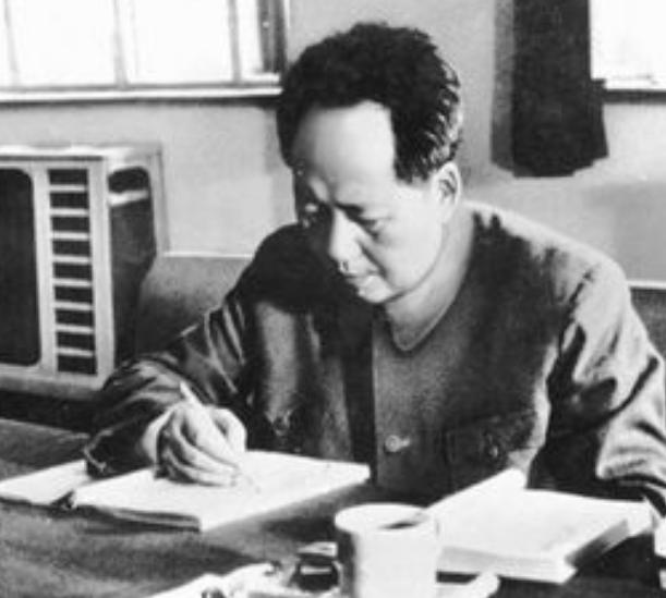 1972年陈毅追悼会上，毛主席点名要见孩子们：我替陈毅安排两句