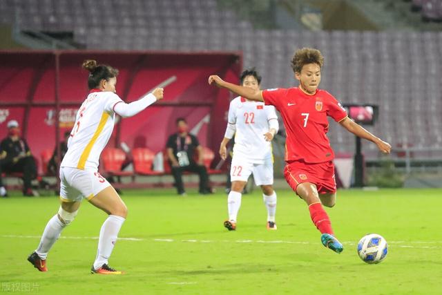 3-1，控球超7成造14射！中国女足逆转越南队，提前锁定世界杯名额