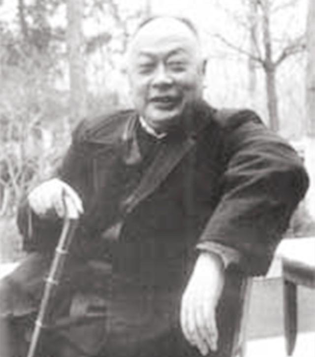 1972年，毛主席穿睡衣参加陈毅追悼会，遗孀眼含泪花：您怎么来了
